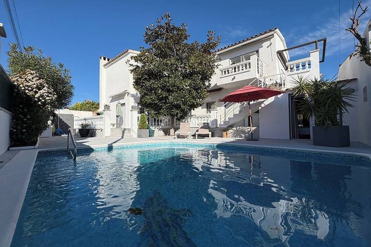 Holiday apartment for 4 people, with garden and pool as well as balcony, with pets - 1