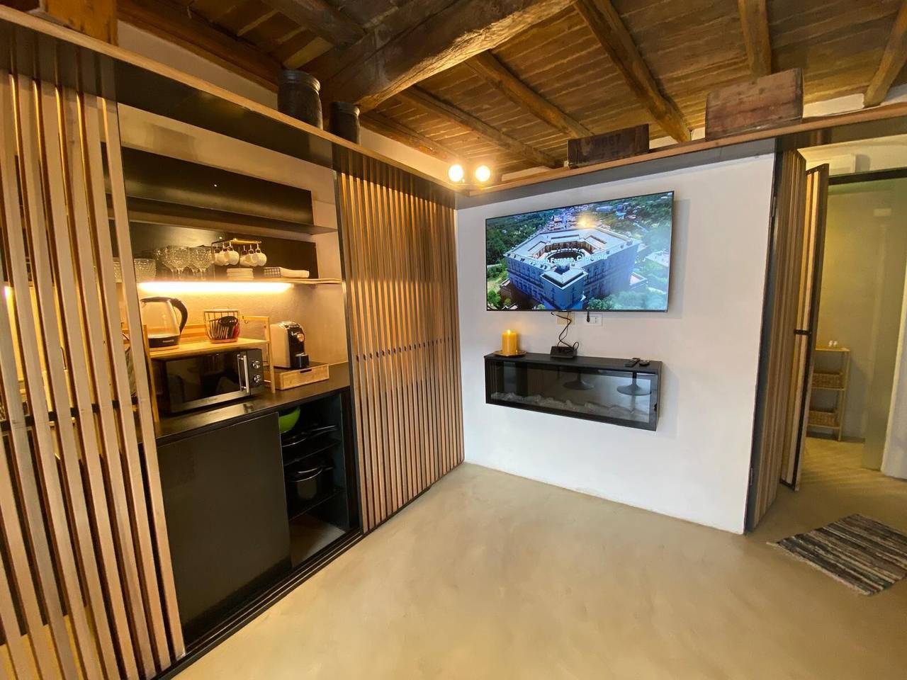 Entire apartment, Suite Tagliamento Apartment with Wi-Fi and Air Conditioning in Caprarola, Viterbo Province