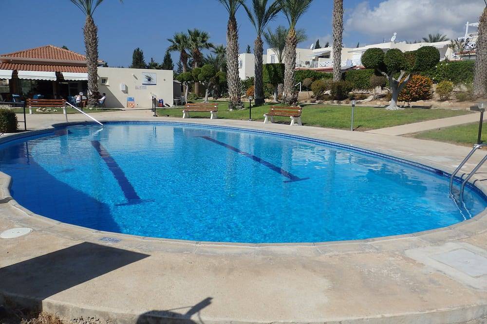 Perfekt gelegen Stadthaus im Herzen von Coral Bay, Pool und Meerblick in Peyia, Südzypern