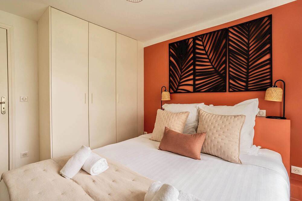 Appartement entier, Bright & renovated 3Bd for 8 guests in Le Marais! in Paris, Île de France