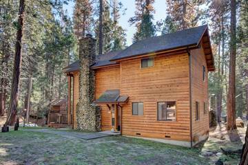 Log Cabin for 6 People in Wawona, Mariposa County, Photo 2