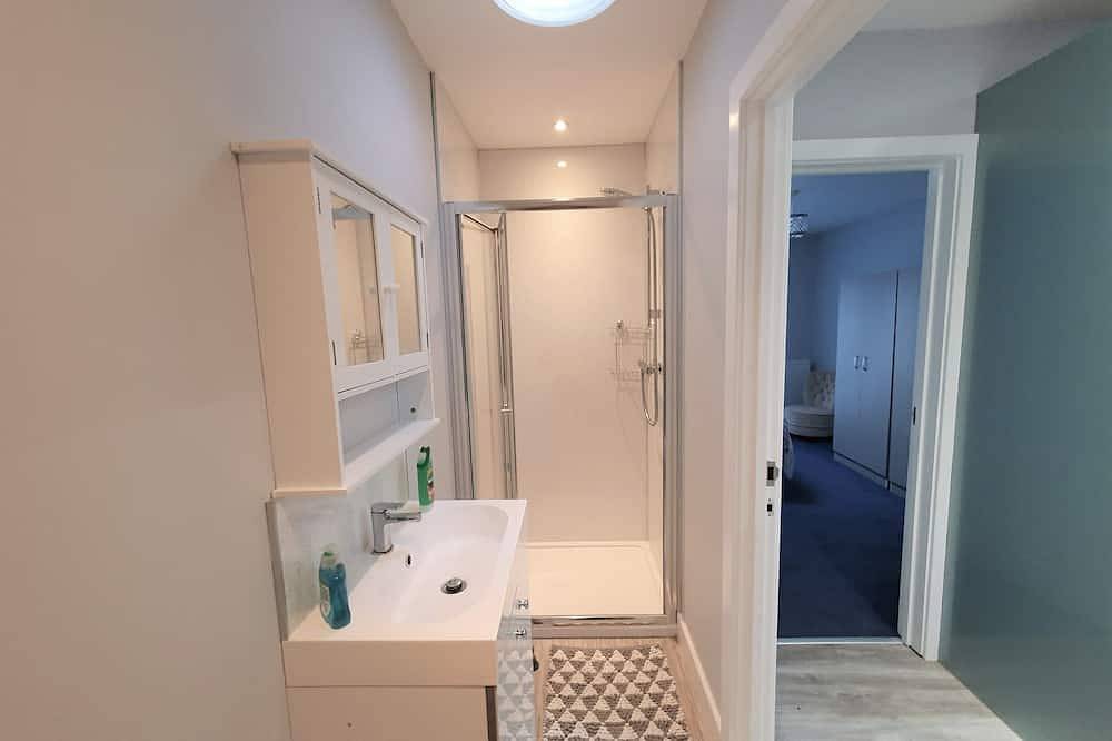 Entire apartment, Modern fully self-contained Annex, free Parking private off street, large Garden in Lincoln, Lincolnshire