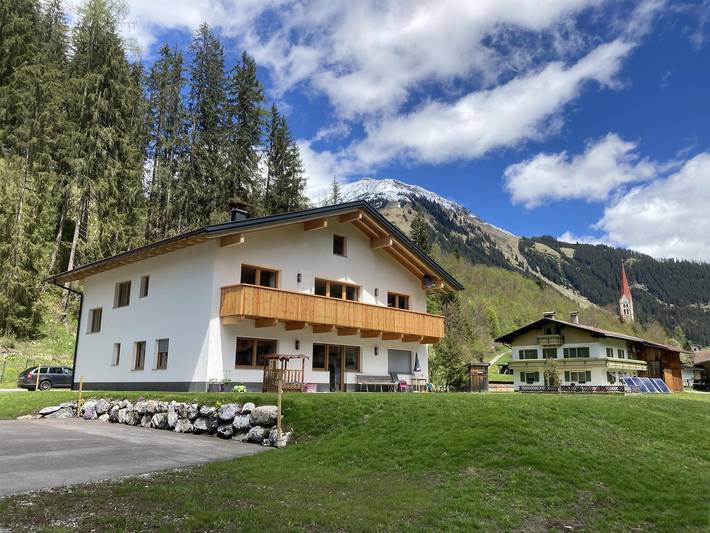 Gîte pour 5 personnes, avec vue et balcon, adapté aux familles à Holzgau - 3