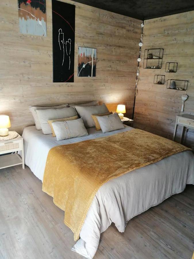 Double Room with Mountain View in Lachapelle-Auzac, Lot