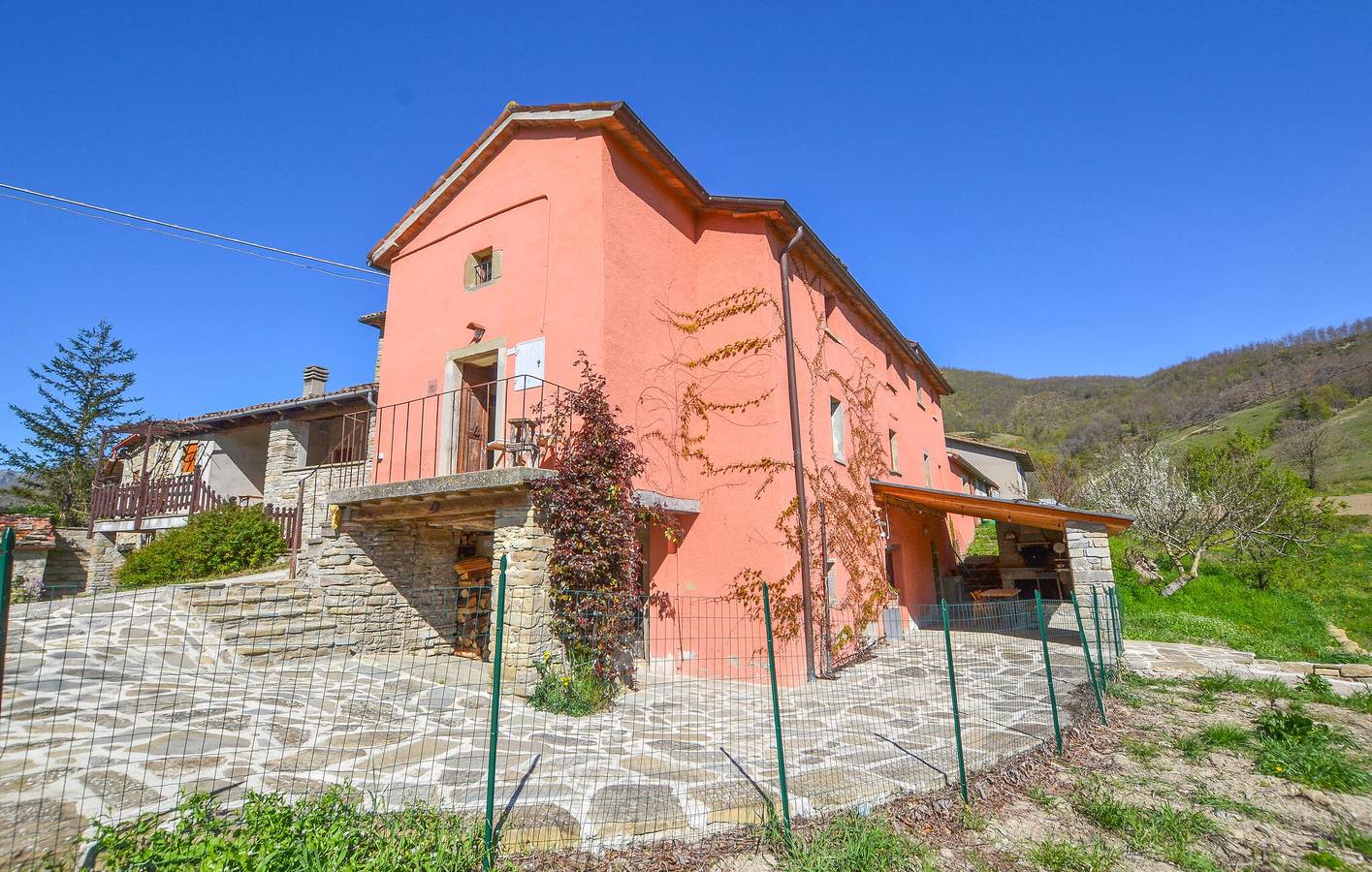 Casa vacanza per 9 persone con terrazza in Borgo Pace, Valtiberina