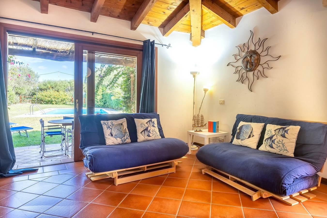 Casa de vacaciones 'Rosa' con piscina privada, Wi-Fi y aire acondicionado in Stagno di Casaraccio, Punta De Su Turrione