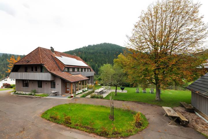 Ferienhaus für 27 Personen, mit Balkon und Garten in Baiersbronn