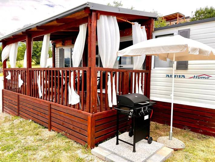 Camping pour 5 personnes, avec jardin ainsi que piscine et vue à Klenovica - 2