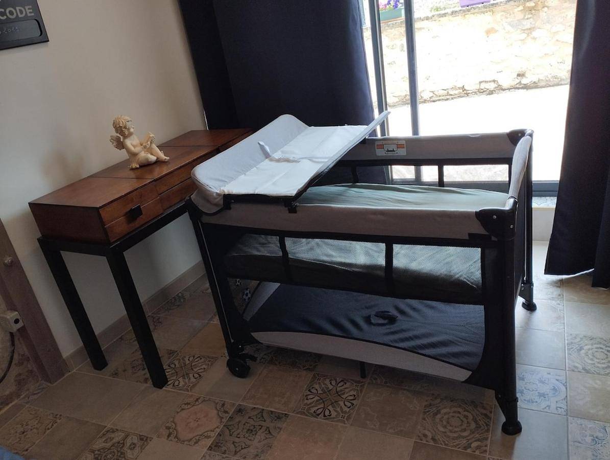 Appartement entier, Two-Bedroom Apartment in Maincy, Seine-et-Marne