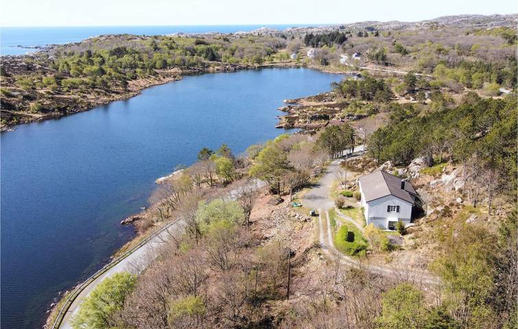 Ferienhaus für 6 Personen, mit Terrasse und Garten in Lindesnes