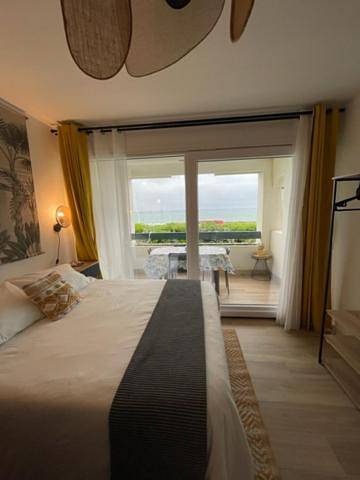 Gîte pour 4 personnes, avec vue et balcon dans Plage Des 2 Jumeaux Hendaye