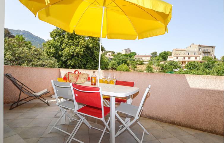 Appartement de vacances entier, Appartement confortable avec Wi-Fi, climatisation, parking et terrasse in Petreto-Bicchisano, Arrondissement de Sartène