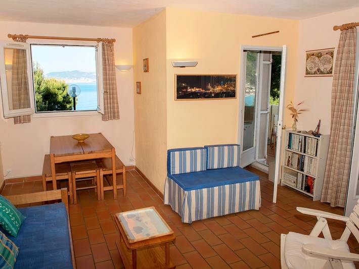 Gîte pour 4 personnes, avec terrasse, animaux acceptés à Saint-Cyr-sur-Mer - 3