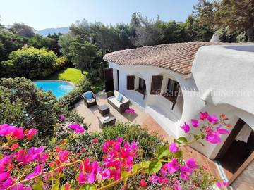 Villa pour 7 personnes, avec jardin ainsi que piscine et vue, animaux acceptés à Porto Cervo