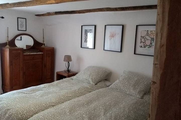 Ganze Wohnung, Tulip Gîte in einem Quercy-Steinhaus in Saint-Antonin-Noble-Val, Quercy