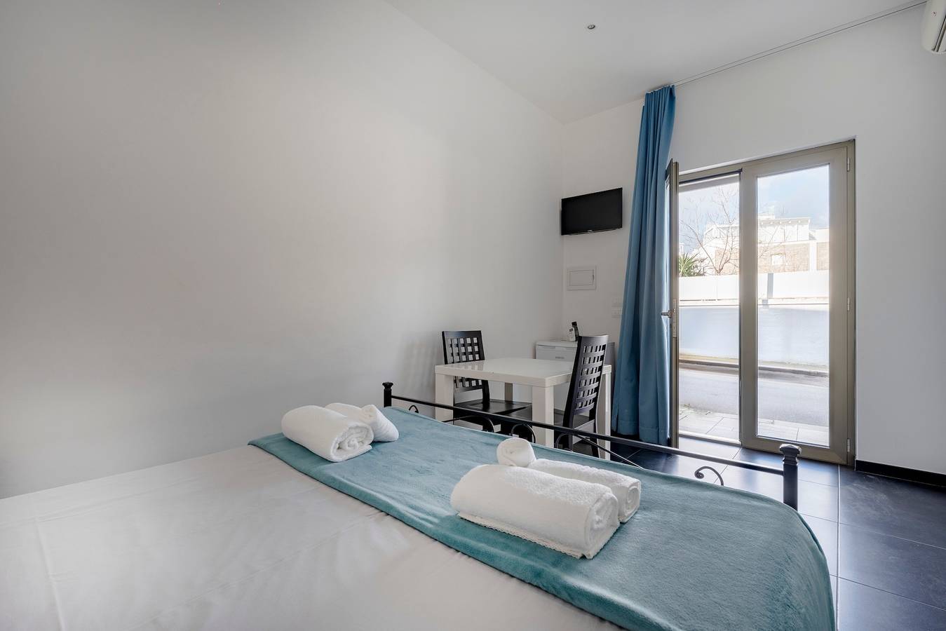 Appartamento intero, Appartamento 'Casa Gelso 3' con terrazza privata, Wi-Fi e aria condizionata in Polignano a Mare, Provincia di Bari