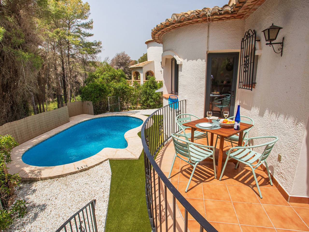 Charmante 2-Zimmer-Villa mit privatem Pool und Klimaanlage in Jávea in Cap Martí, Jávea