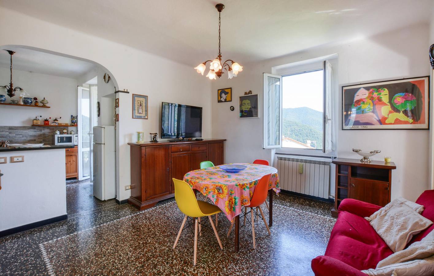 Ganze Ferienwohnung, Uscio Terrassenwohnung mit Garten, Parkplatz & Küche in Uscio, Ligurische Küste
