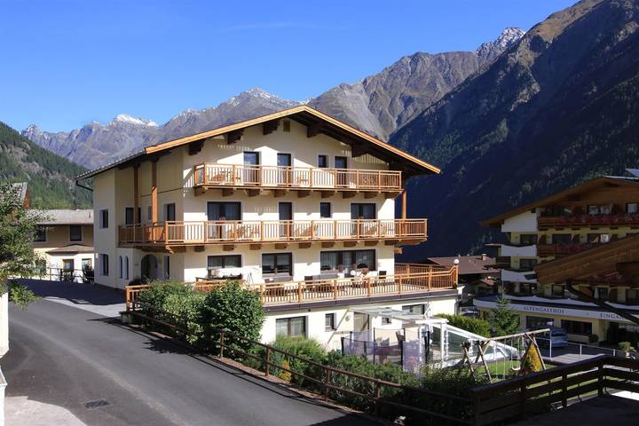 B&B für 8 Personen, mit Balkon und Terrasse in 