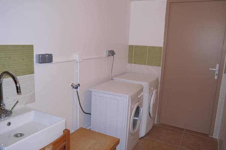 Ganze Wohnung, Bas de Villa sur Grand Jardin Privatif Gazonné, Entrée Indépendante in Solliès-Toucas, Mittelmeerküste (Frankreich)
