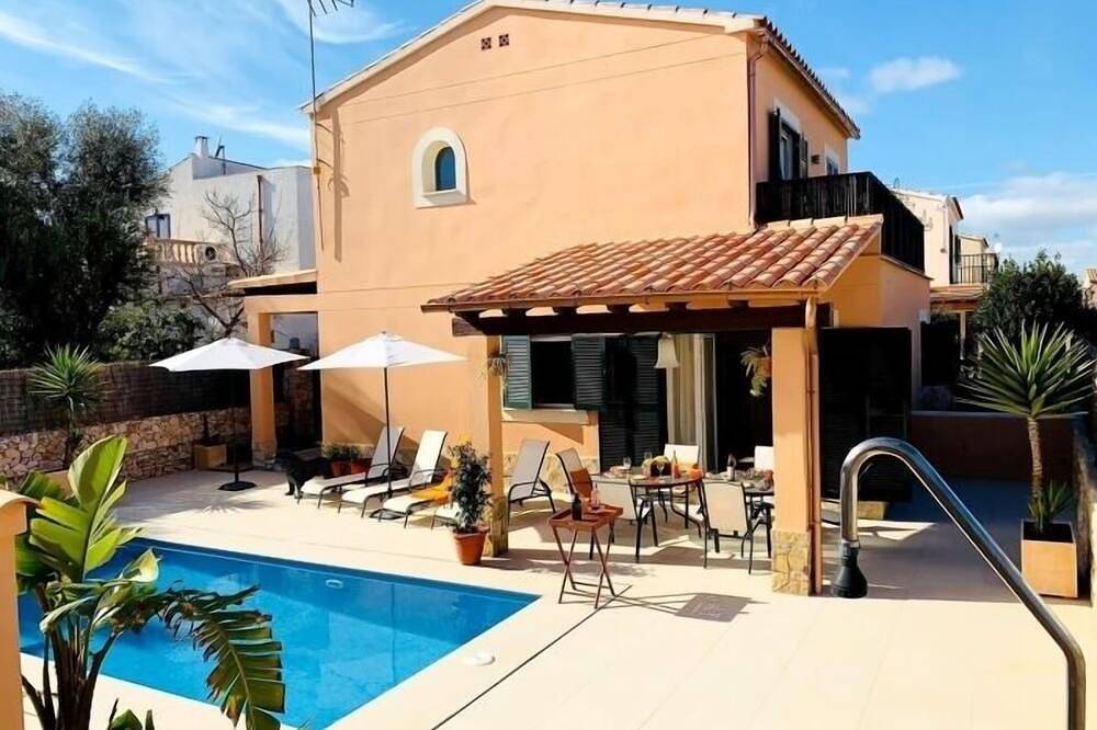 Villas 2 meet La Yuca in Cala Romantica, Manacor