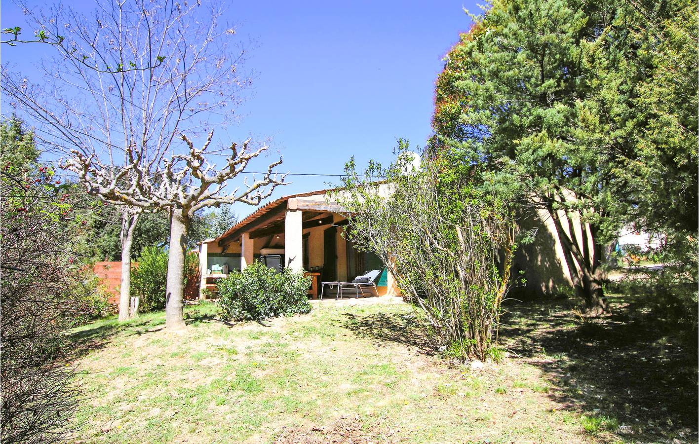 Retraite confortable : 75m2, Parking, TV, Pêche et Internet in Fox-Amphoux, Région de Brignoles