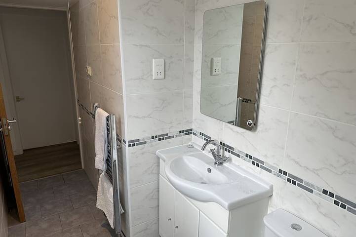 Entire apartment, Stunning location - beachfront ground floor flat with private parking. Fab views in North Berwick, Edinburgh and Lothian