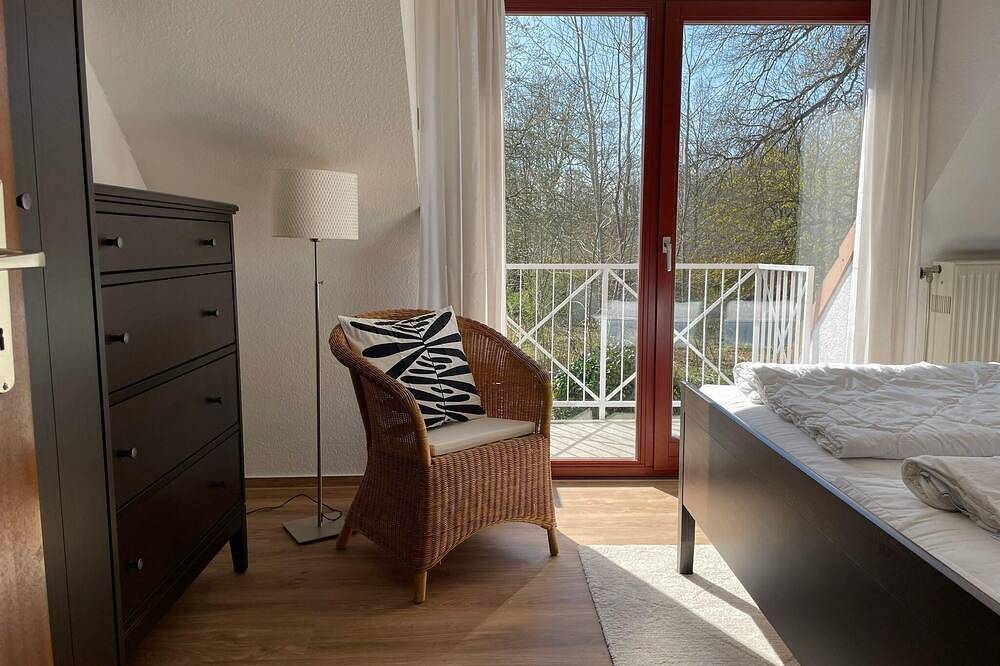 Ganze Wohnung, Ferienwohnung \"Nils Holgerson\" mit Balkon zwischen Strand, Wald & Wiese im Südosten der Insel Rügen! in Gustow, Stralsund Umland