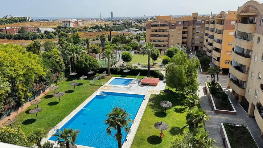 Holiday apartment for 4 people, with pool and view as well as terrace and garden - 1