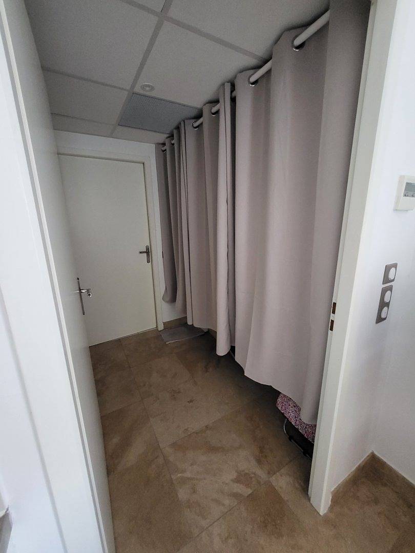 Appartement entier, T2 rez-de-jardin, lumineux et traversant in Vals-les-Bains, Parc naturel régional des Monts d'Ardèche
