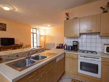 Gîte pour 6 Personnes dans La Chambonie, Parc Naturel Régional Livradois-Forez, Photo 2