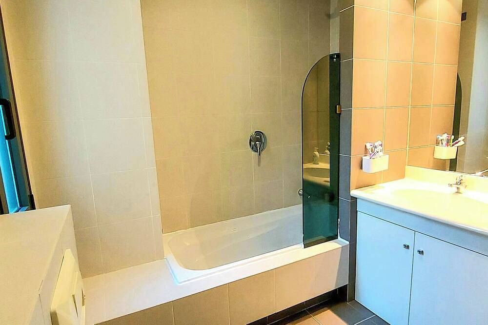 Ganze Wohnung, 3-Zimmer-Wohnung in einer Residenz mit ca. 8 ha. großem Park und Pool in Susello, Ghiffa