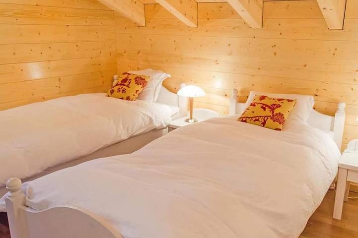Landhaus, sauna, terrasse, balkon, parkmöglichkeiten, fernseher, schließfach für die skier, 188m² in Les Masses, Hérémence