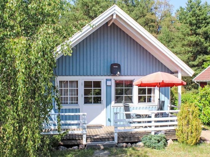 Ferienhaus für 6 Personen, mit Terrasse und Garten in Userin