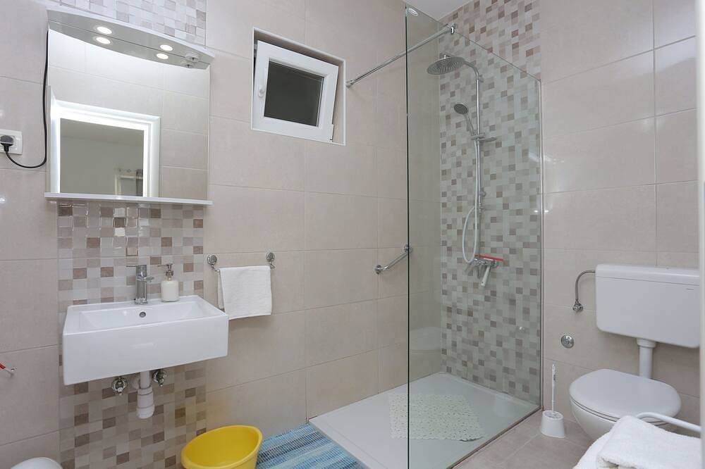 Apartamento entero, Apartamento de una habitación con terraza y vista al mar Podgora, Makarska (A-21817-b) in Podgora, Rivera de Makarska