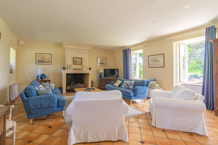 Casa de vacaciones 'Maison De Vacances Avec Piscine' con piscina privada, terraza privada y Wi-Fi in Sainte-Gemme, Saintes region