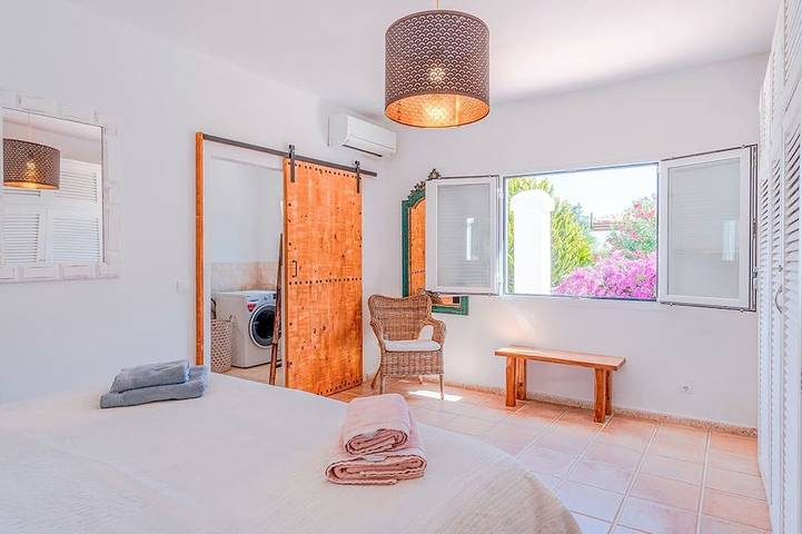 Finca mit Whirlpool für 6 Personen, mit Pool und Whirlpool sowie Garten und Terrasse auf Ibiza - 2