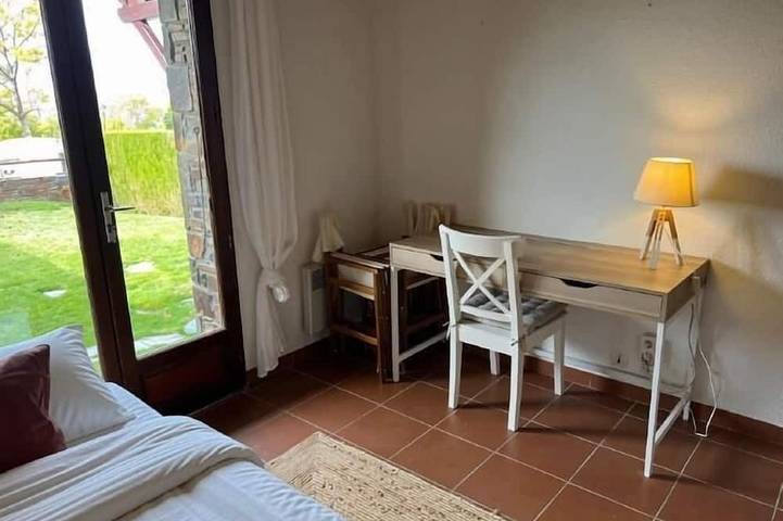 Location de vacances pour 7 personnes, avec Balcon ainsi que Jardin et Piscine à Sainte-Léocadie - 4