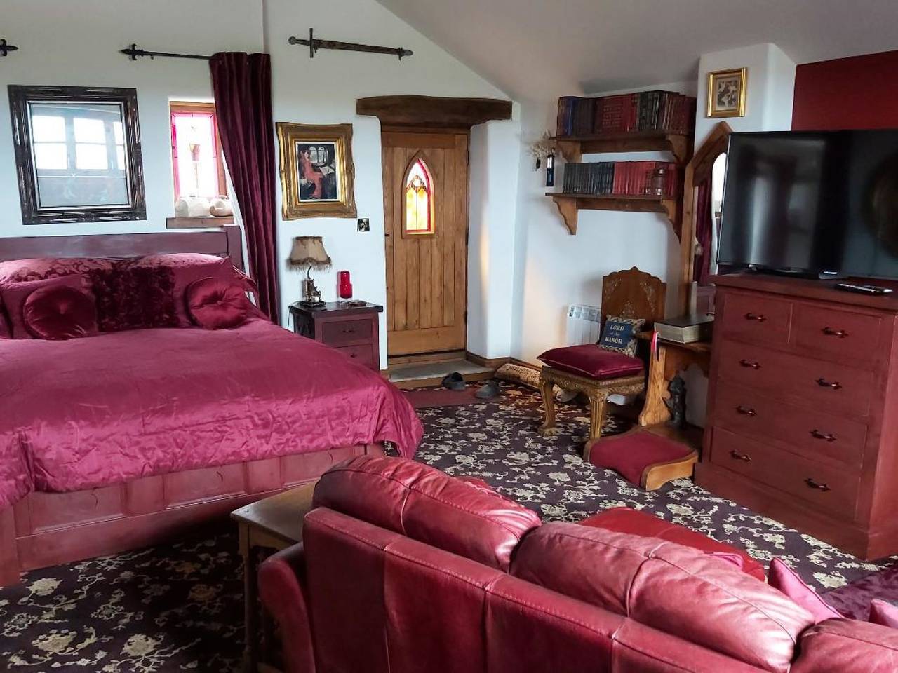 1 Bed Cottage - Sleeps 3 - Garden - Parking - Wifi in Staffordshire