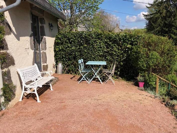 Location de vacances pour 3 personnes, avec jardin à Saint-Martin-Valmeroux - 3