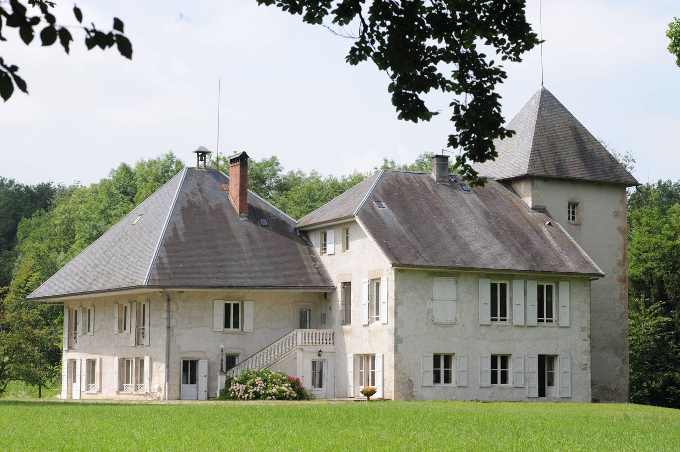 Chambres d'hôtes dans demeure de charme Savoyarde - Chambre Rouge in Cusy, Parc naturel régional du Massif des Bauges