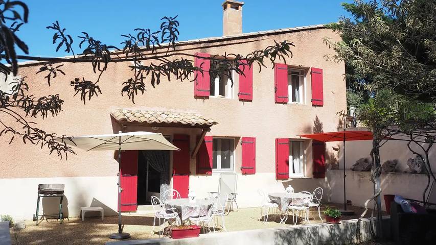 Ferienhaus für 5 Personen, mit Terrasse und Garten in Bédoin