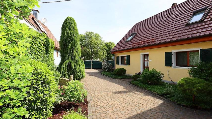 Ferienhaus für 9 Personen, mit Garten und Ausblick, kinderfreundlich in Kaiserstuhl - 4