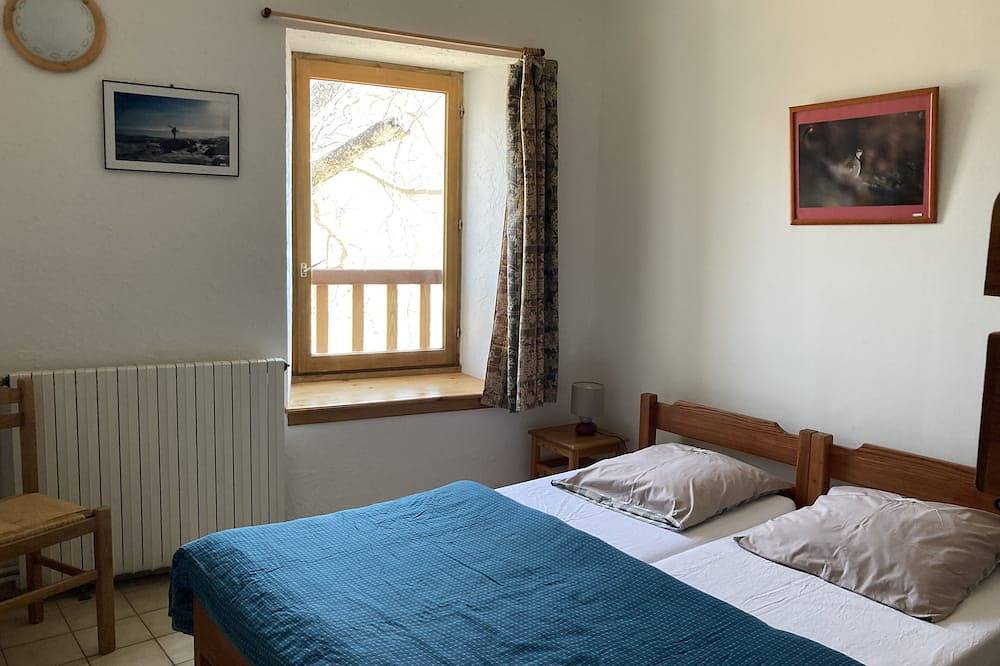 Gîte chaleureux, confortable et calme, pleine nature, entre lac et montagne in Châteauroux-les-Alpes, Parc national des Écrins
