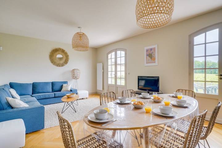 Gîte pour 6 personnes, avec jardin, adapté aux familles à Saint-Hippolyte (Gironde)