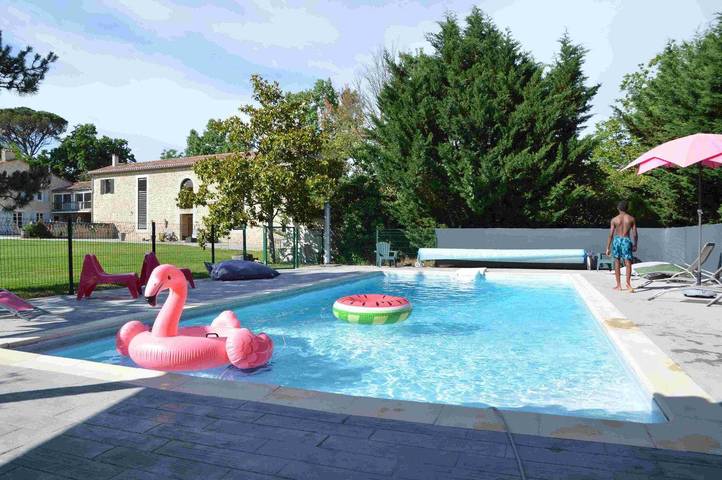 Gîte pour 6 personnes, avec Terrasse ainsi que Jardin et Piscine à Lautrec