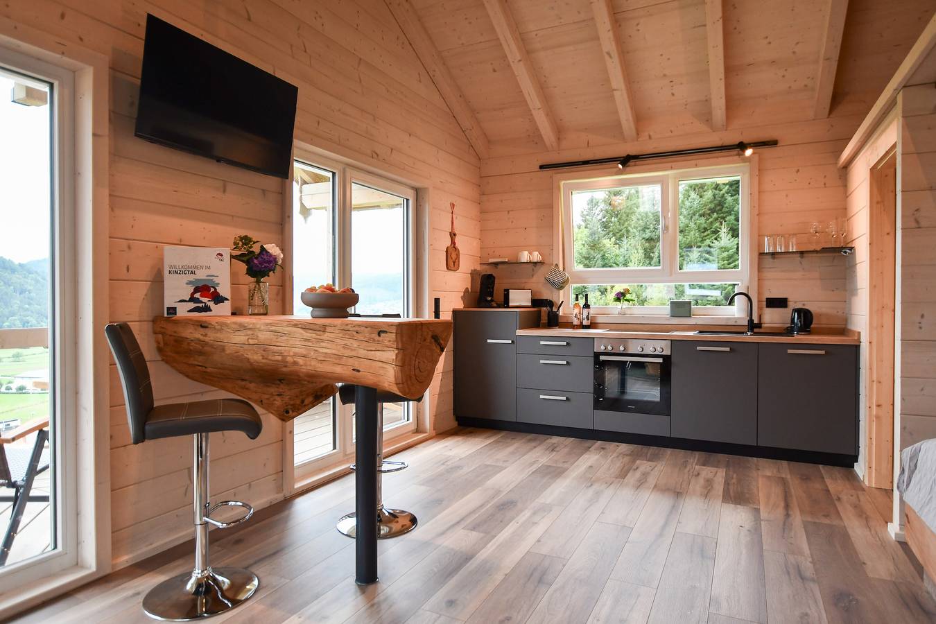 Ferienhaus 'Panoramahisli 3' mit Bergblick, Balkon und Klimaanlage in Fischerbach, Kinzigtal