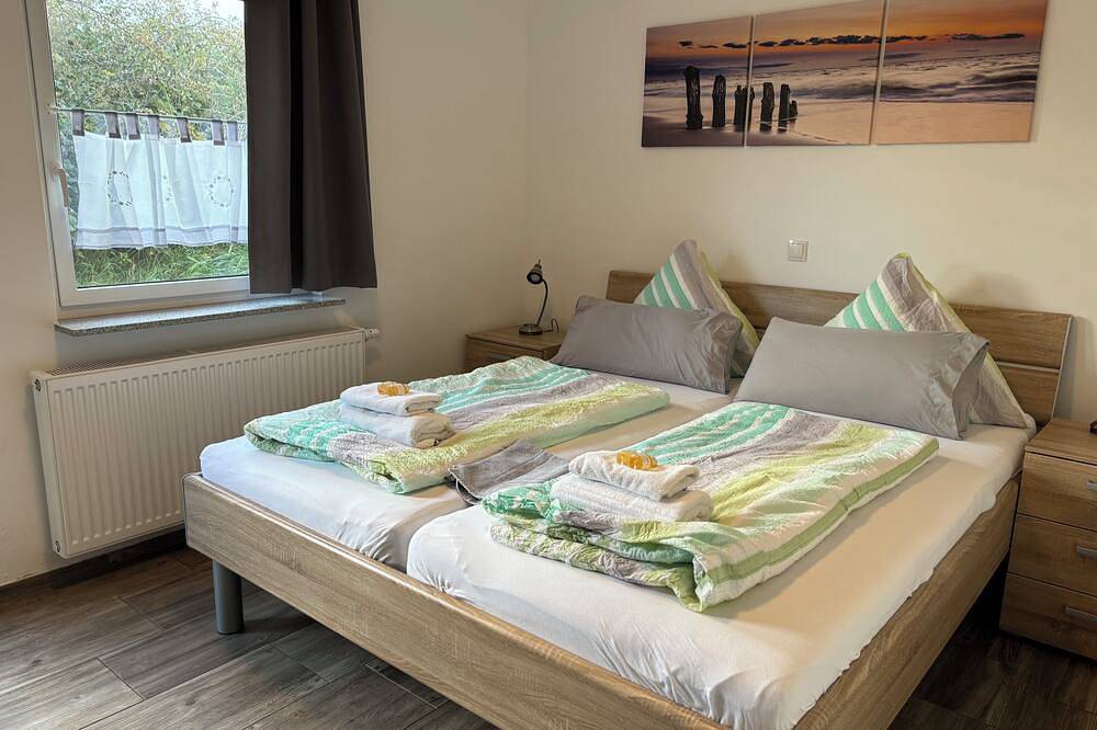 Ferienhaus \"Taunusblick\" - Schlafzimmer, Wohnzimmer, Küche, Bad - Nähe Koblenz in Lahnstein, Mittelrhein