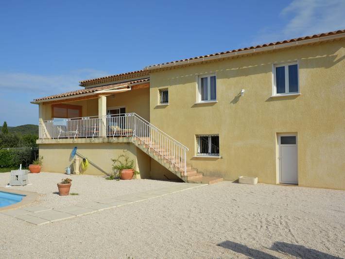Villa pour 6 personnes, avec piscine, adapté aux familles dans le Gard