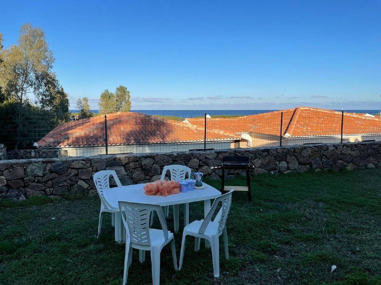 Apartamento entero, Wohnung mit Parkplatz und Bergblick in Baia Sant'Anna, Olbia-Tempio